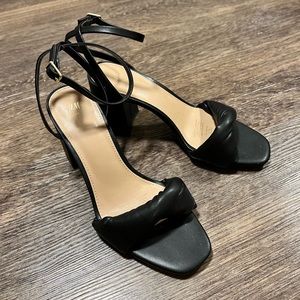 Black Leather Padded Detail Heel Sandals